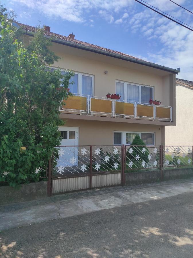 Kovacs Vendeghaz Apartment Hajduszoboszlo Exterior photo